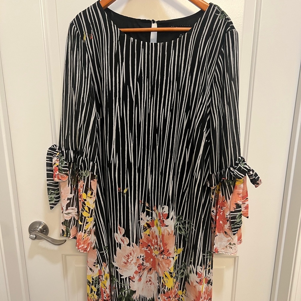 Lux II Floral Shift Dress Size 14